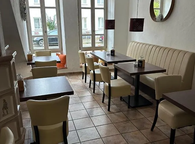 Estalagem Vinopresso Gmbh - Cafe Roemer